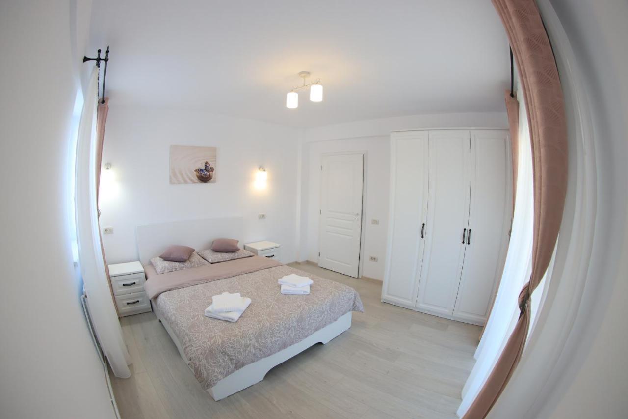 White Apartment Gura Humorului, Bucovina, Voronet Exteriör bild