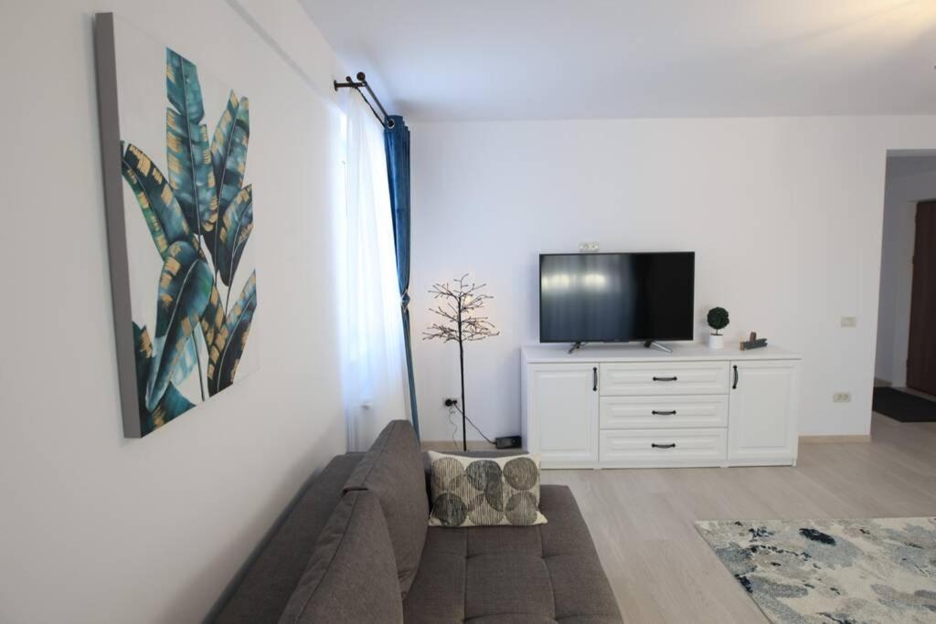 White Apartment Gura Humorului, Bucovina, Voronet Exteriör bild